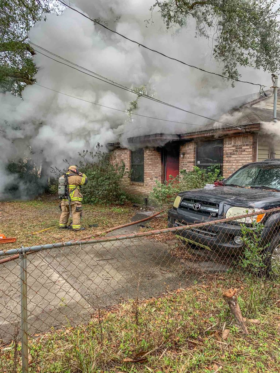 Crews are responding to the 3100 block of Rosselle St to a residential structure fire