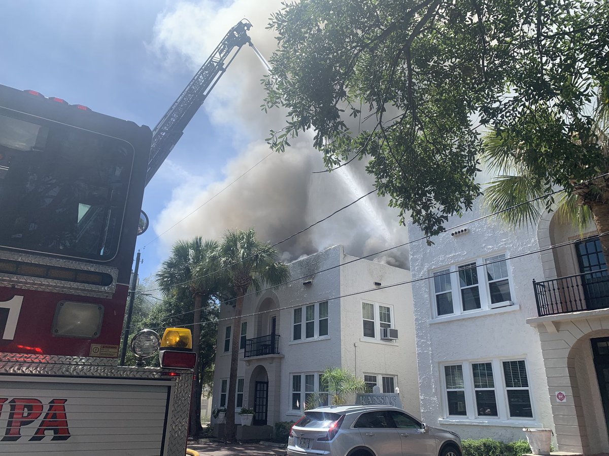 There are 8 units at the apartment complex. 5 are occupied, 3 are vacant, according to @TampaFireRescue. T