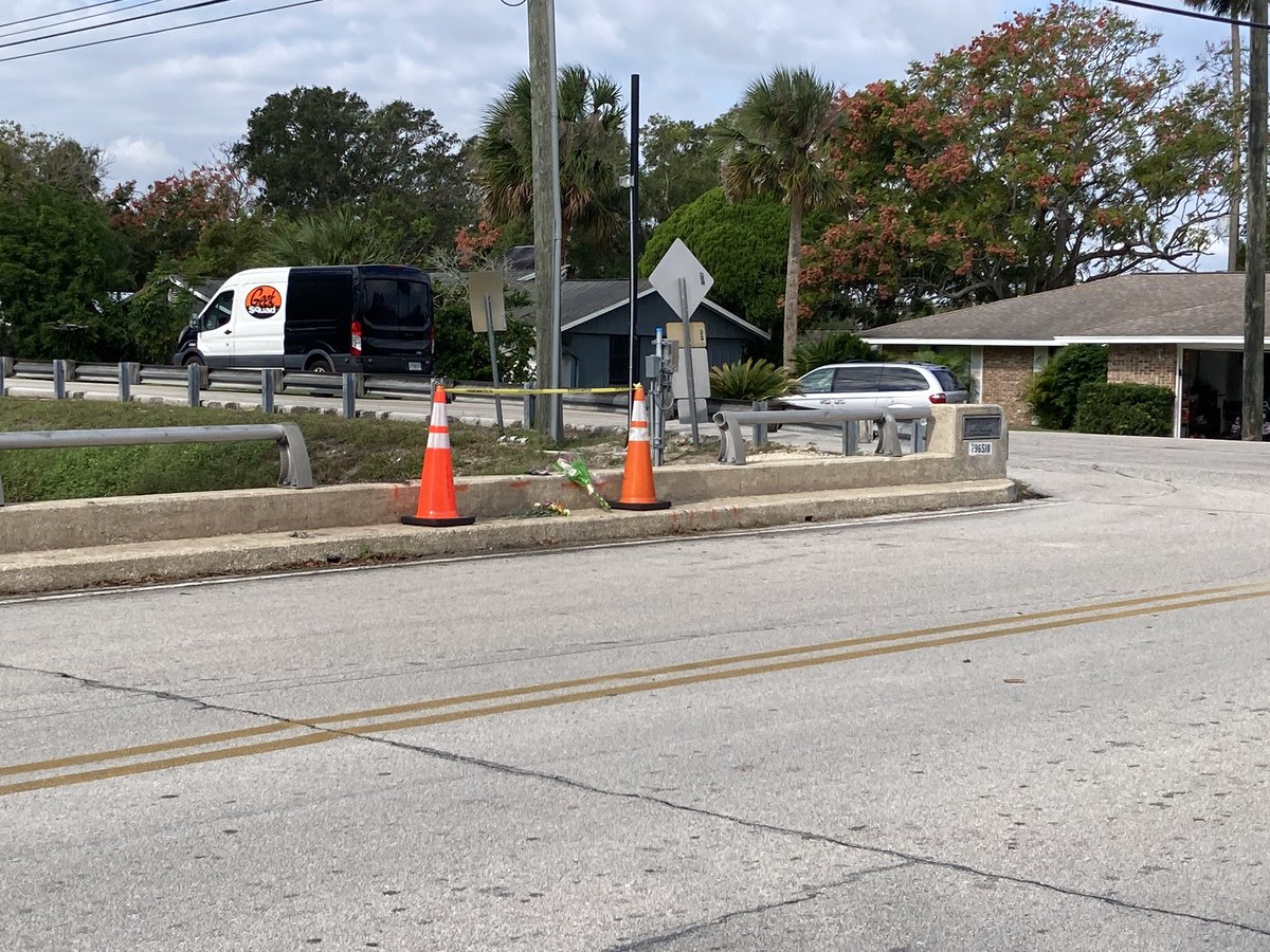 Police @South_DaytonaPD say the 10 yo boy died, 12 yo sister critical at Shands gainesville. Both attended South Daytona Elementary & @volusiaschools have grief counselors to help classmates