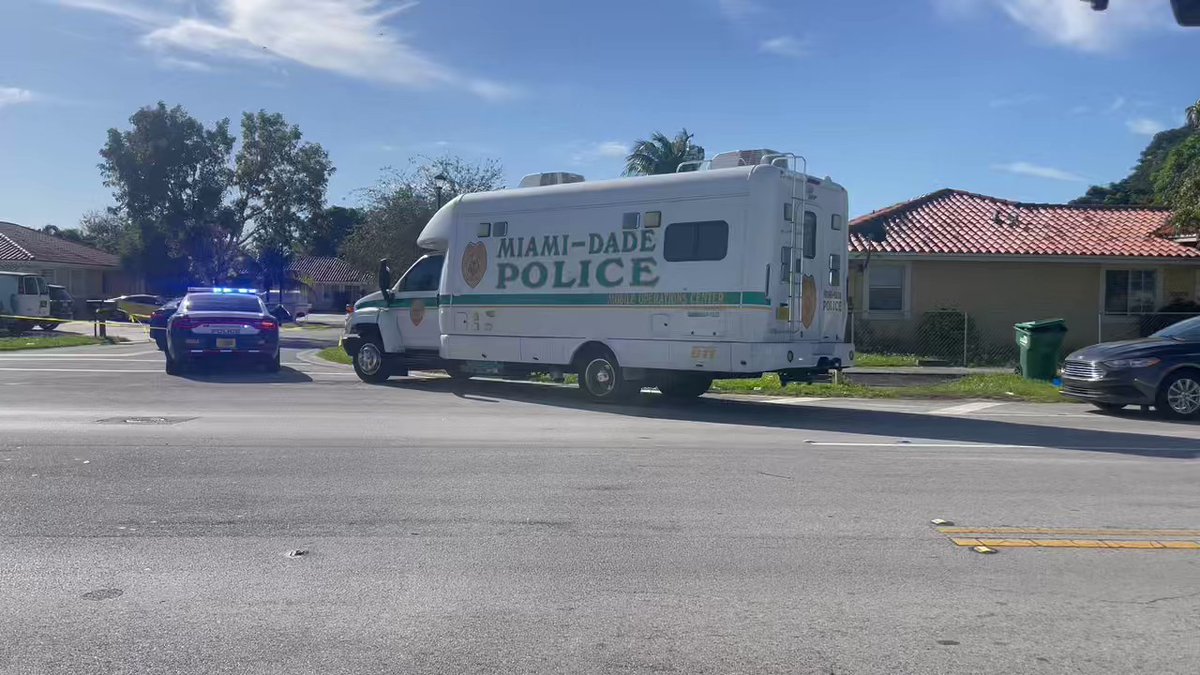 A woman is dead after being stabbed by a man. Once @MiamiDadePD arrived a confrontation with that man occurred & he was shot. He is currently being treated at Jackson South Medical
