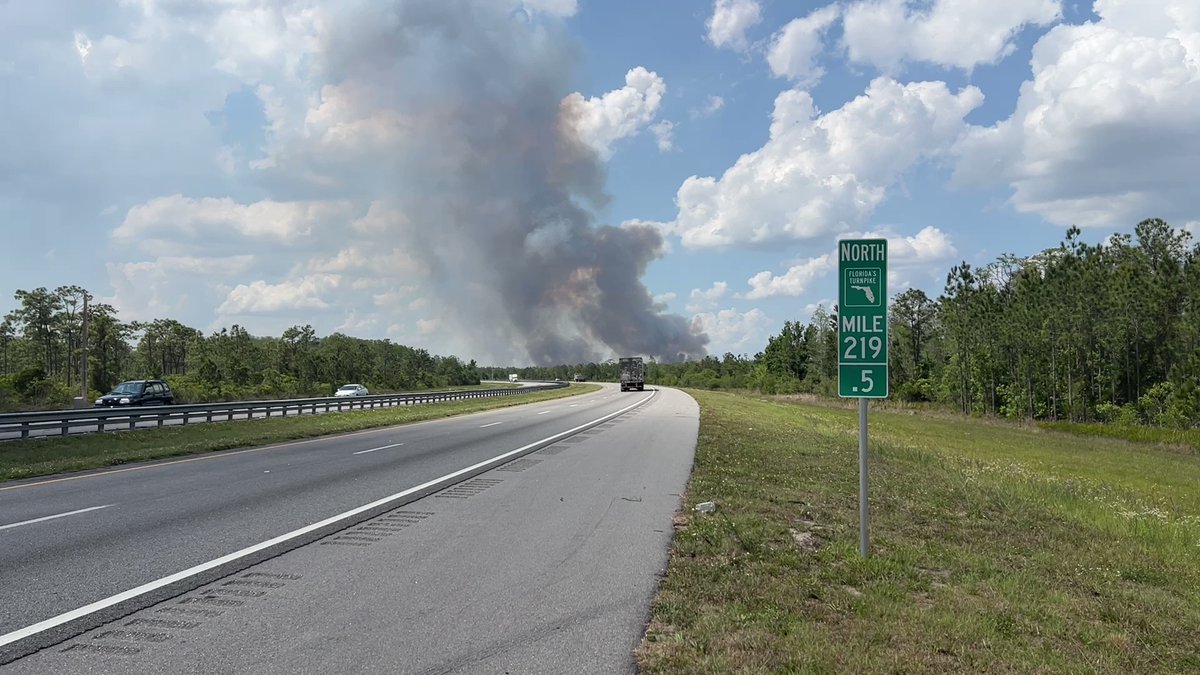 Smoke is billowing in Osceola county near Holopaw. nnThe Green Barn fire is 100% contained but has eclipsed 275 acres. Smoke will continue to be found in these areas as firefighters bring down the flames
