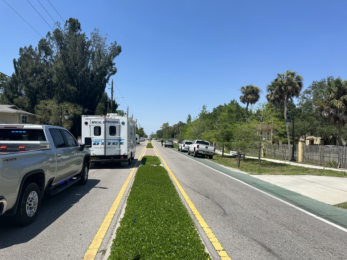 Sarasota Police are working an investigation near the 5100 block of Old Bradenton Rd. road blocked off to traffic as this is an active scene. Media can stage at 4700 Old Bradenton Rd.