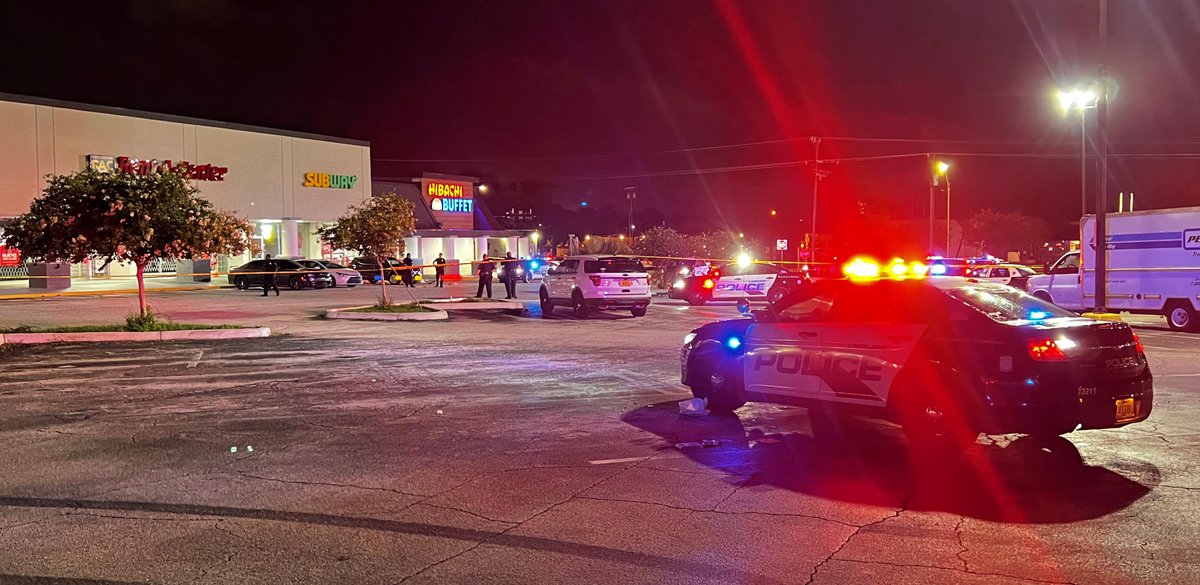 @LakelandPD is investigating a shooting in a shopping plaza on E. Memorial Hwy that left one person injured and transported to a local hospital. Police say there was a large gathering of people in the plaza when the shooting occurred and there are no suspects in custody