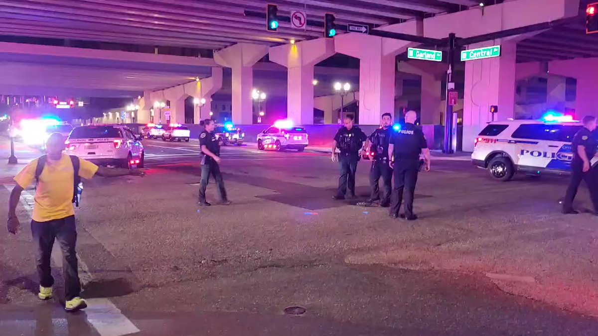 Shooting that hurt two officers in Orlando tonight. They're in critical condition. A search is underway for the suspects in Apopka, who were wanted out of Miami for murder