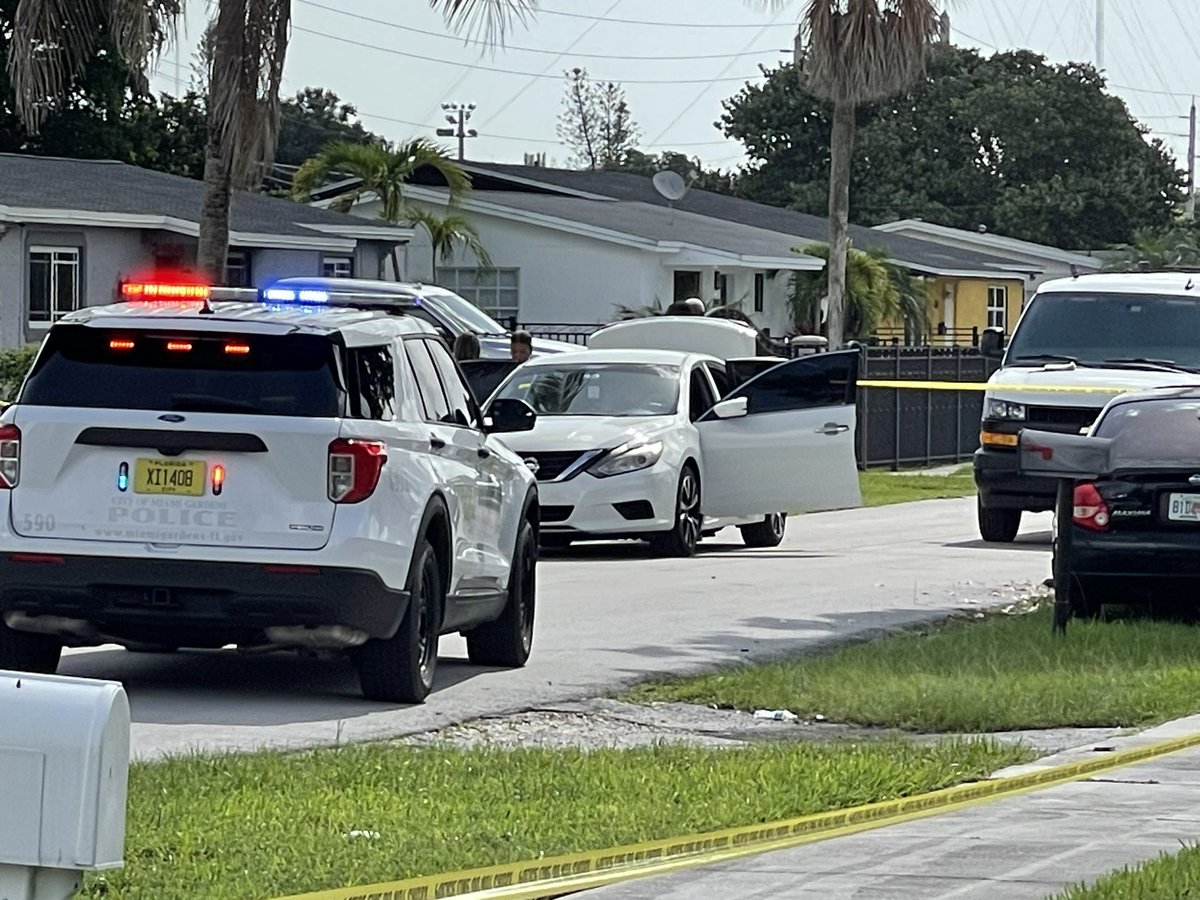 @MGPDFL investigating shooting in neighborhood near NW 27th Ave and 207th St. One man found with gunshot wounds, airlifted to local hospital. Another person detained at the scene. Unclear what led up to shooting. Investigation ongoing