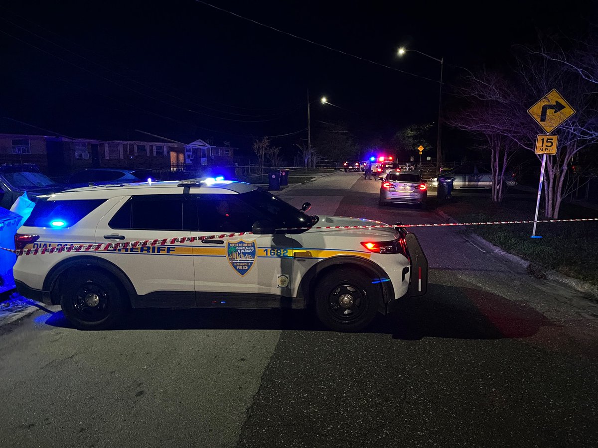 The Jacksonville Sheriff's Office is on scene investigating a shooting on Ken Knight Dr. in the city&rsquo;s northwest side this morning.