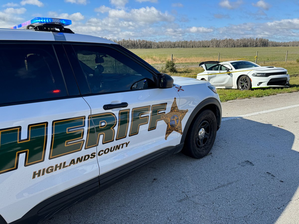 A high-speed, multi-county pursuit led to two crashes in Hardee County that injured a Highlands County deputy