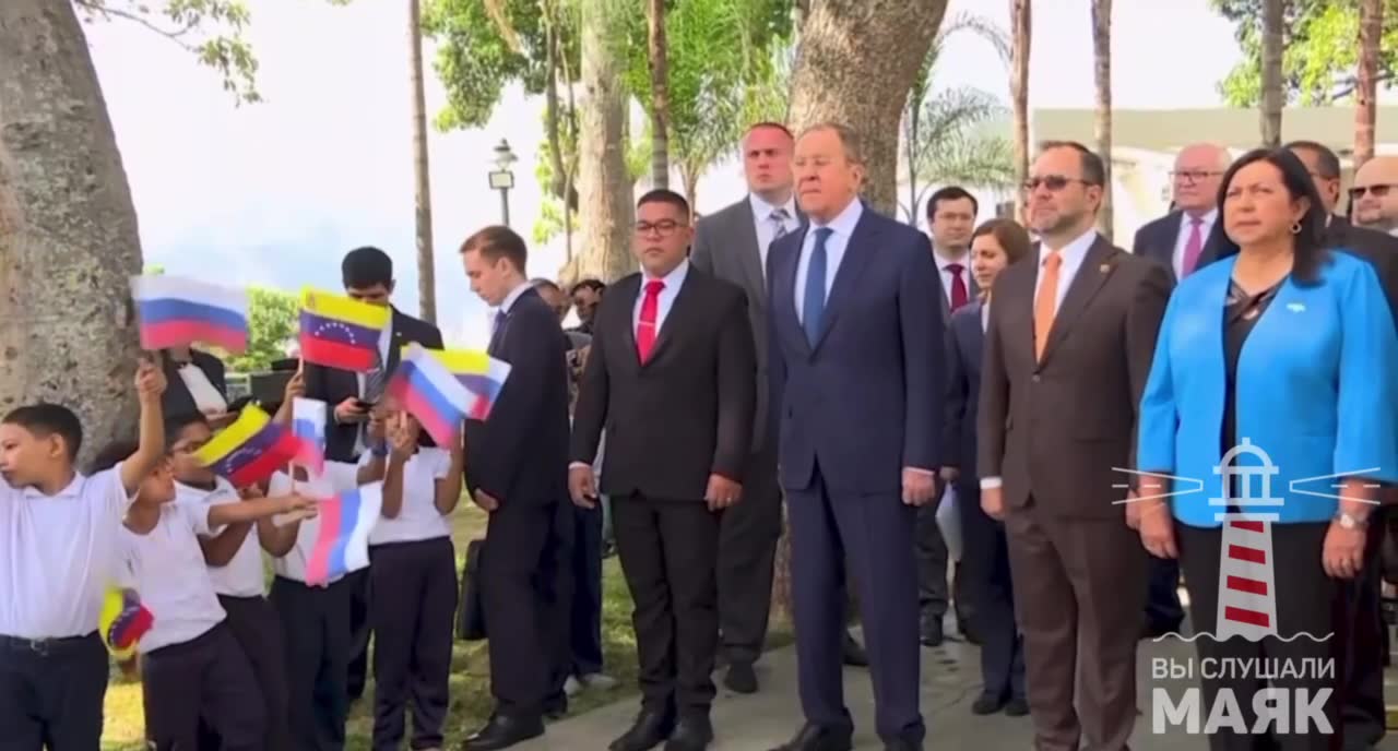 Der russische Außenminister Lawrow ist nach seinem Besuch in Havanna in Caracas eingetroffen