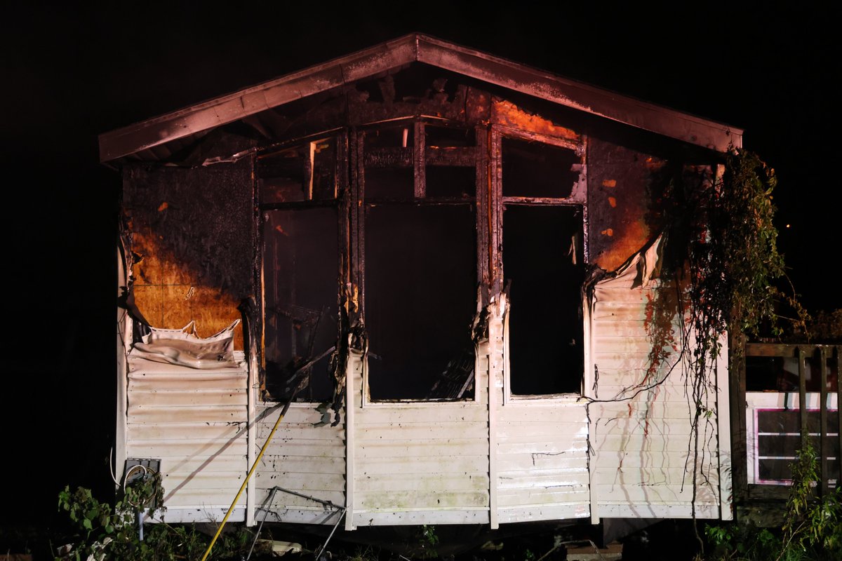 2 dogs killed in mobile home fire in Seffner