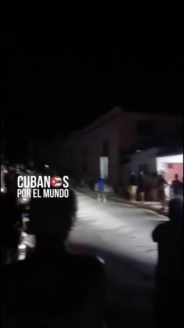 Massive protests at this hour in several places in Cuba