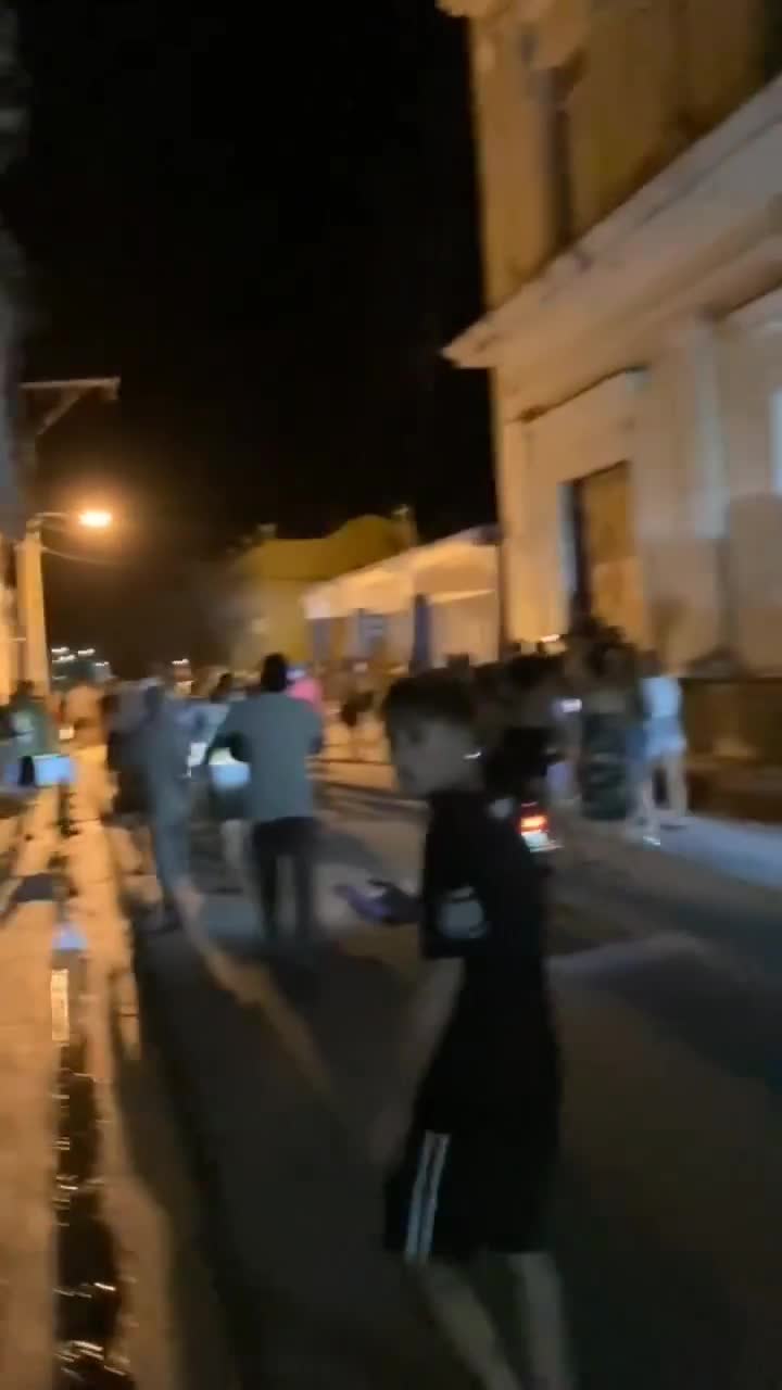 Massive protests over hunger and the lack of electricity are reported in Cuba. Currently, the population of Holguín is taking to the streets. Areas like Gíbara have been without electricity and water for several days, compounded by hunger.
