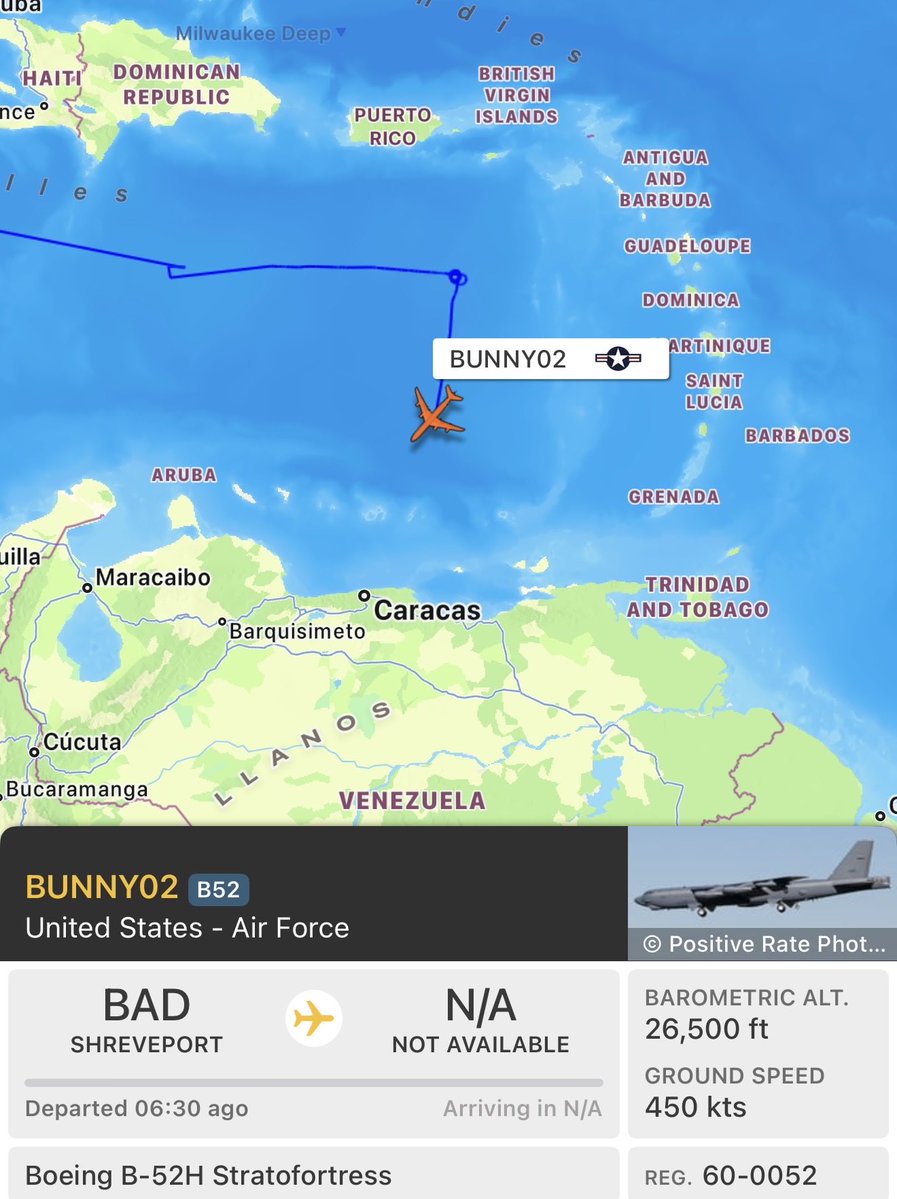 Daha önce Karayip Denizi üzerinde uçarken görülen B-52H Stratofortress Uzun Menzilli Stratejik Bombardıman Uçakları, şu anda güneye, Venezuela yönüne doğru ilerliyor.