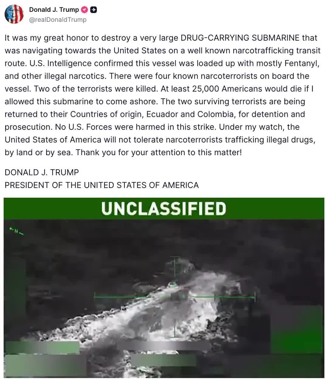 Donald Trump compartilha vídeo do bombardeio do submarino carregado de drogas
