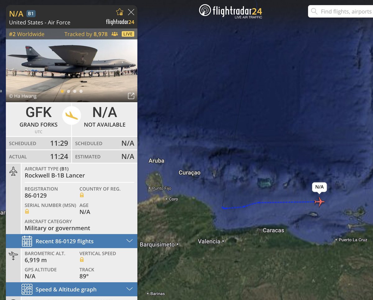 Os B-1 parecem ter prosseguido em uma missão de demonstração de força, contornando a costa da Venezuela, perto de Caracas.
