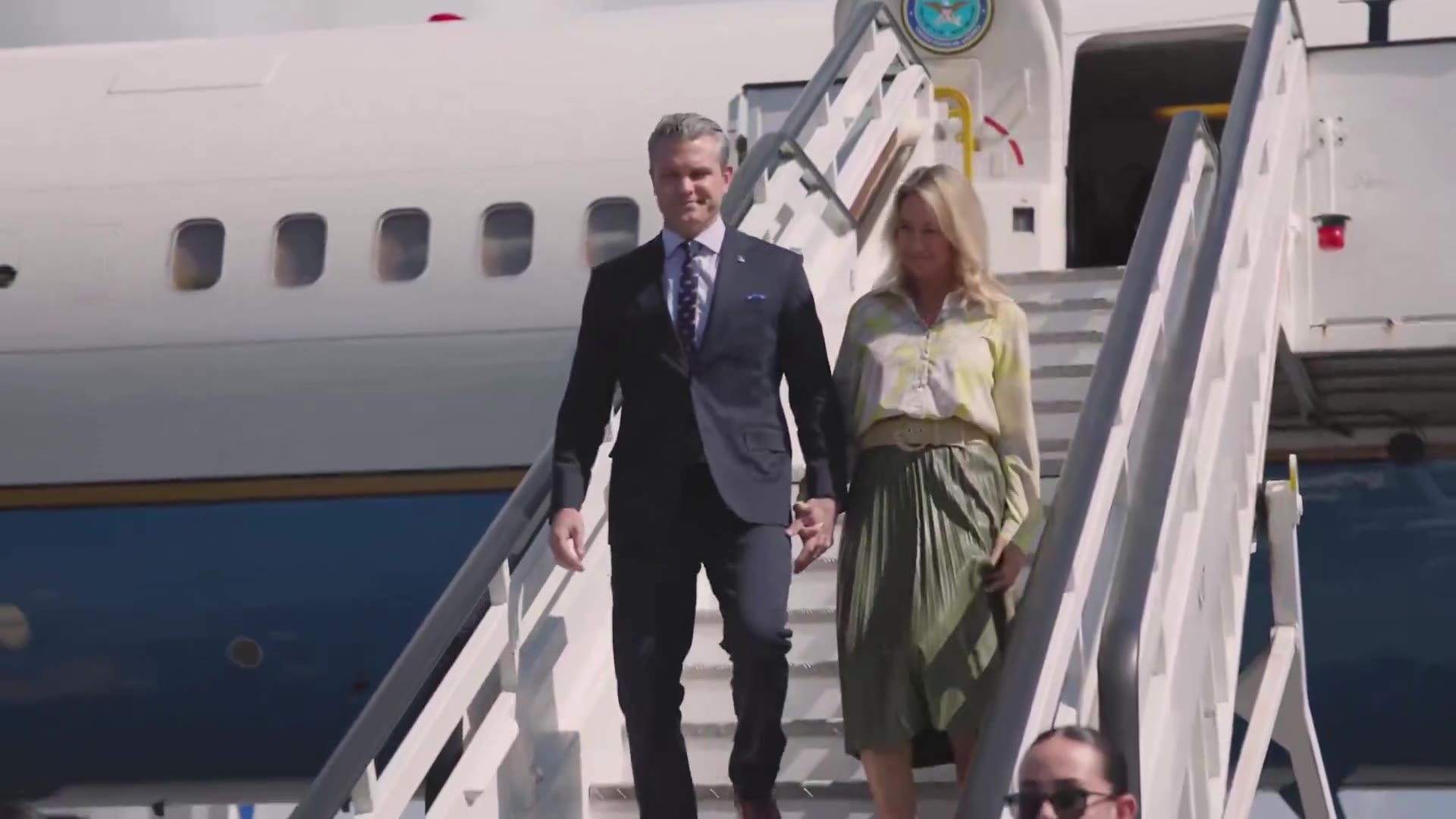 . @SecWar has arrived in the Dominican Republic to meet with senior leaders to discuss continued cooperation in countering narco-militants in the Americas