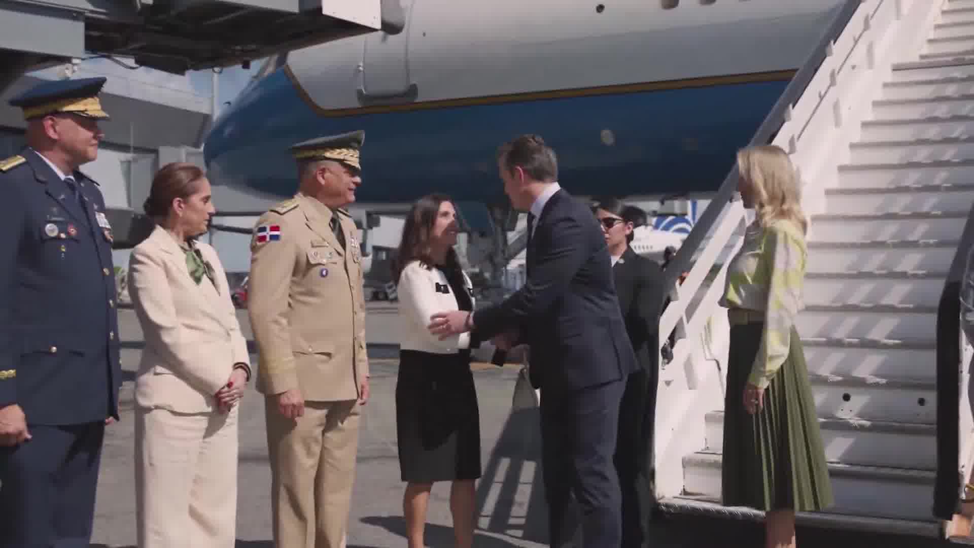 . @SecWar has arrived in the Dominican Republic to meet with senior leaders to discuss continued cooperation in countering narco-militants in the Americas