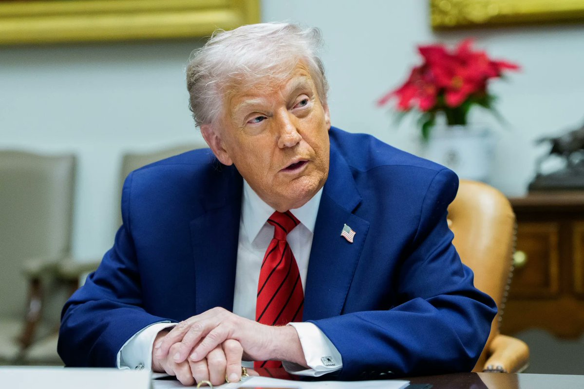 قال ترامب إنه لا يستبعد الحرب مع فنزويلا، مصرحاً لشبكة إن بي سي نيوز: أنا لا أستبعد ذلك.