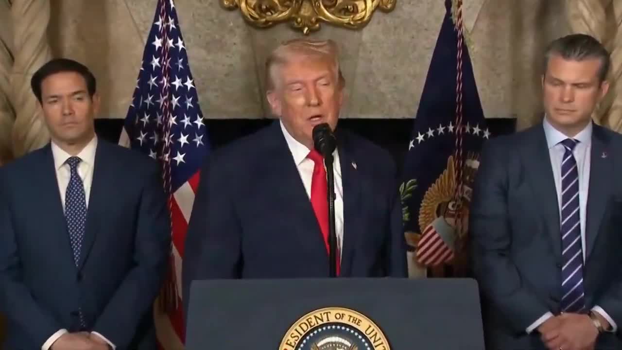 @POTUS عن مادورو: لدينا أسطول ضخم، هو الأكبر على الإطلاق. بإمكانه أن يفعل ما يشاء، لا بأس. لكن إن لجأ إلى العنف، فستكون هذه آخر مرة يتمكن فيها من ممارسة العنف.