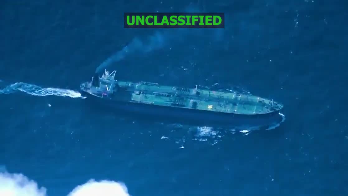 Comando Sur de EE. UU.: Esta mañana, fuerzas militares estadounidenses, en apoyo del Departamento de Seguridad Nacional, detuvieron sin incidentes al buque motor Sagitta. La detención de otro petrolero que operaba desafiando la cuarentena establecida por el presidente Trump para buques sancionados en el Caribe demuestra nuestra determinación de garantizar que el único petróleo que salga de Venezuela sea el que se coordine de forma adecuada y legal. Mientras la fuerza conjunta opera en el hemisferio occidental, reafirmamos que la seguridad del pueblo estadounidense es primordial, lo que demuestra nuestro compromiso con la seguridad y la estabilidad.