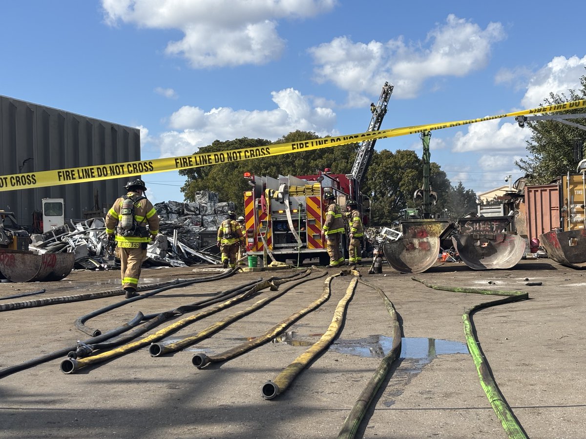 Police & @WPBfire responded to a commercial fire in the 1100 block of Okeechobee Rd. around 1:15 p.m. The fire appears accidental; cause under investigation. A portion of the roadway was temporarily closed