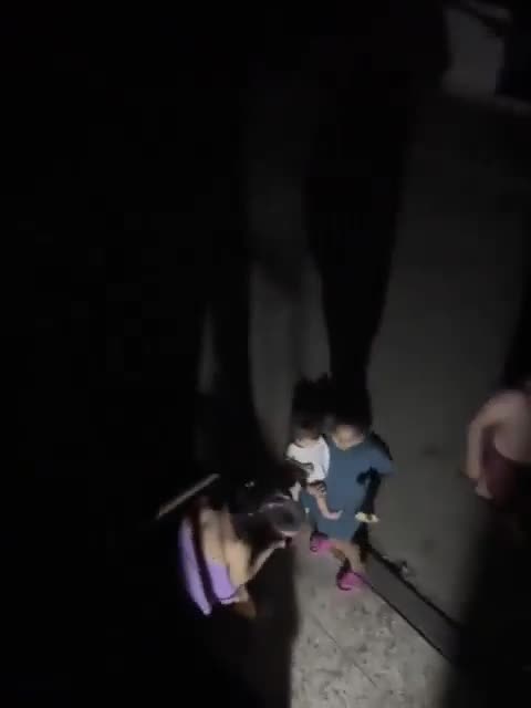 Küba'nın başkenti Havana'nın Jesús María mahallesinde tencere ve tavaların yüksek sesle vurulması ve Kahrolsun komünizm. sloganlarının atılması yaşandı. Protestolar başkentin çeşitli bölgelerine ve ülkenin iç kesimlerindeki farklı bölgelere yayılmaya başladı.