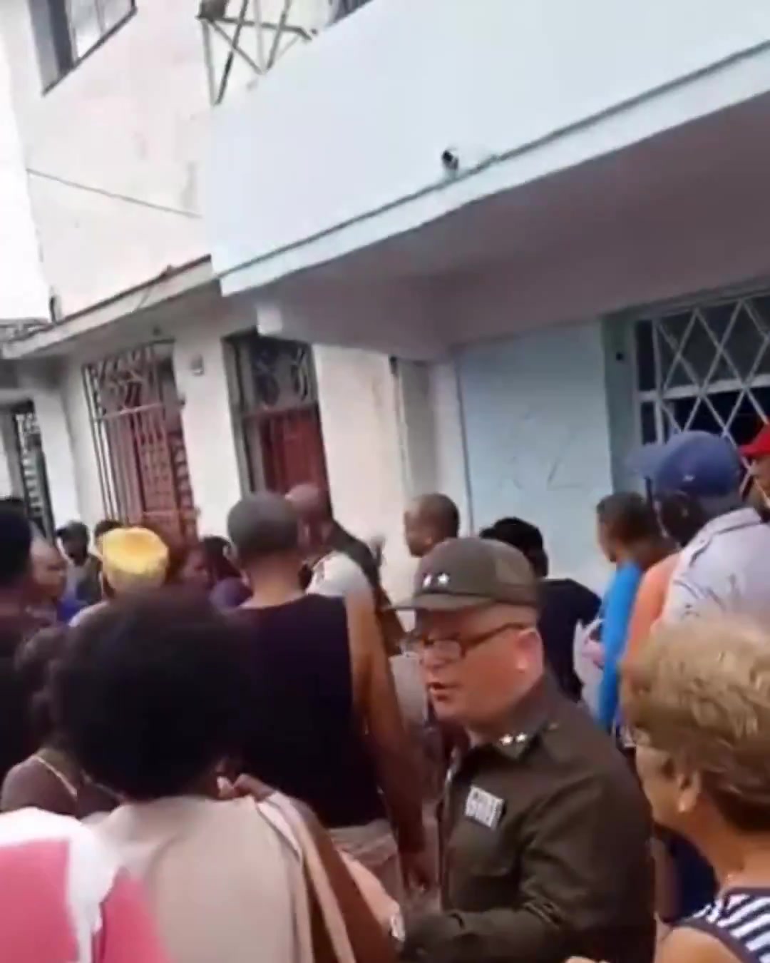People are protesting in the Regla municipality due to the lack of water. They brought a water truck for the ENTIRE community in an attempt to calm the situation, but the citizens refuse to touch a single drop of water. 