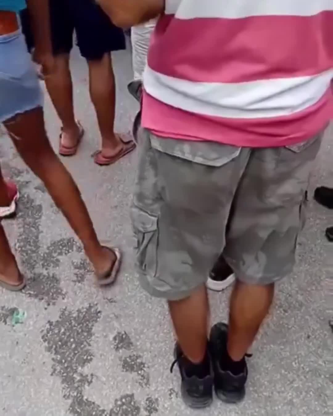 People are protesting in the Regla municipality due to the lack of water. They brought a water truck for the ENTIRE community in an attempt to calm the situation, but the citizens refuse to touch a single drop of water. 